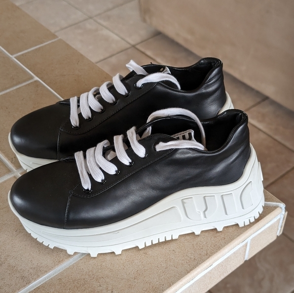 Miu Miu Genuine Leather Black Sneakers - Picture 4 of 9